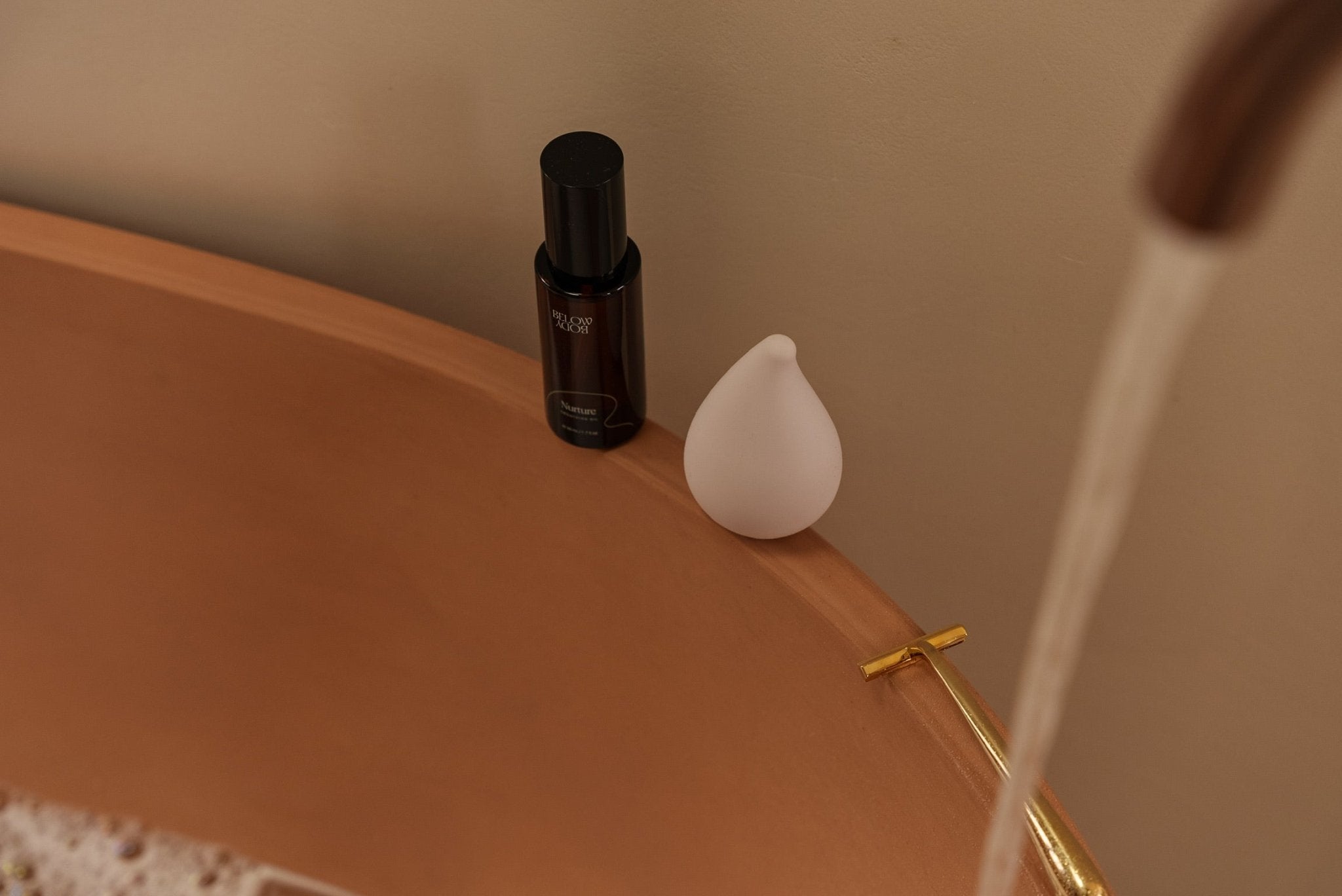Stop struggling with ingrown hair: The ultimate solutions for women - Below Body